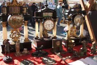 Izložba antikviteta, umjetnosti i etno motiva na gradskom trgu