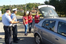 Kontrola setova prve pomoći u automobilima