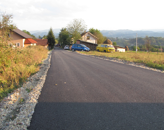 Gornji Ružević dobio prve kilometre asfalta